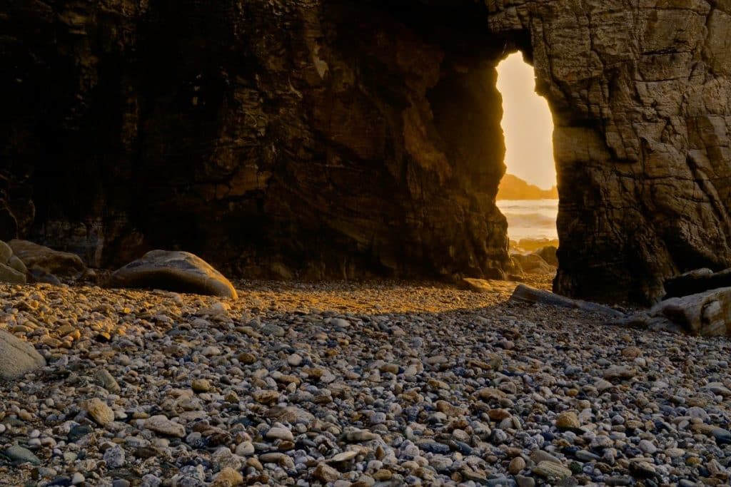 plage de galets en Bretagne